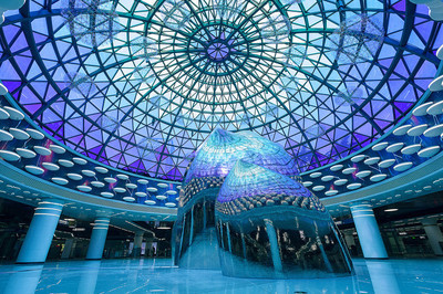 武汉商务区地铁站的美妙穹顶-璀璨星河,蓝紫色为基调十分的壮观绚丽