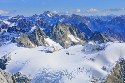 阿尔卑斯山顶雪景图片图片