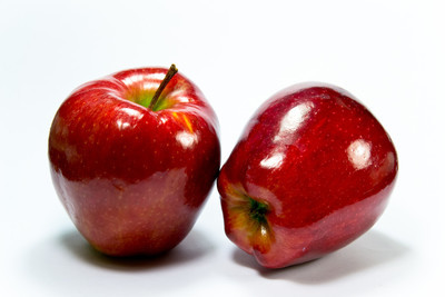 两个红苹果