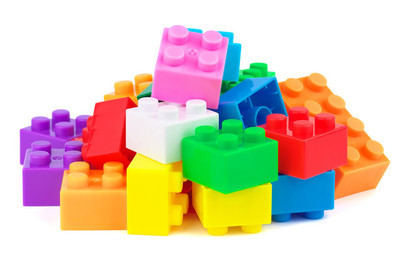 儿童玩具彩色积木图片-儿童玩具彩色积木图片素材库